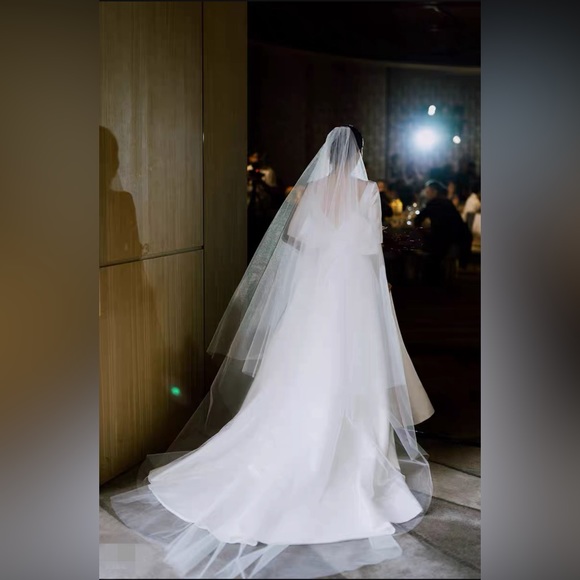 Plain Cathedral Wedding Veil with Long Blusher - Picture 3 of 8